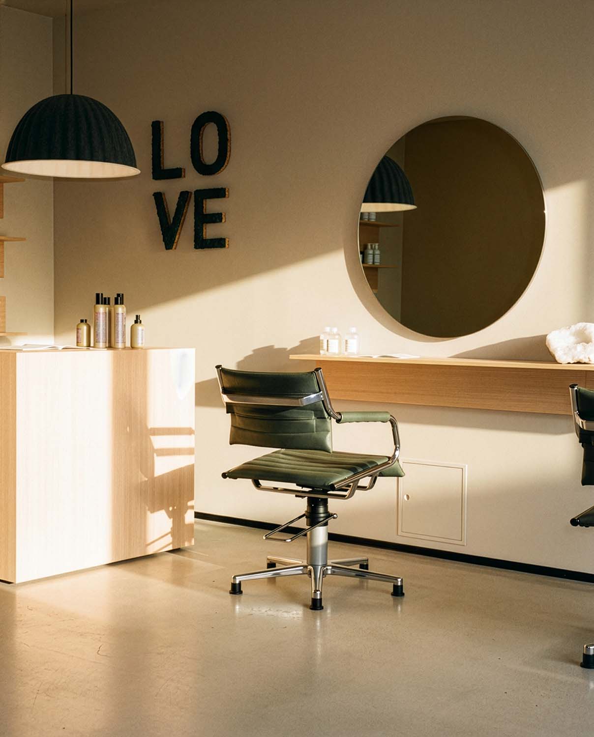 Greiner 59 SuperTex - tmavě zelené klientské křeslo s chromovanou křížovou základnou